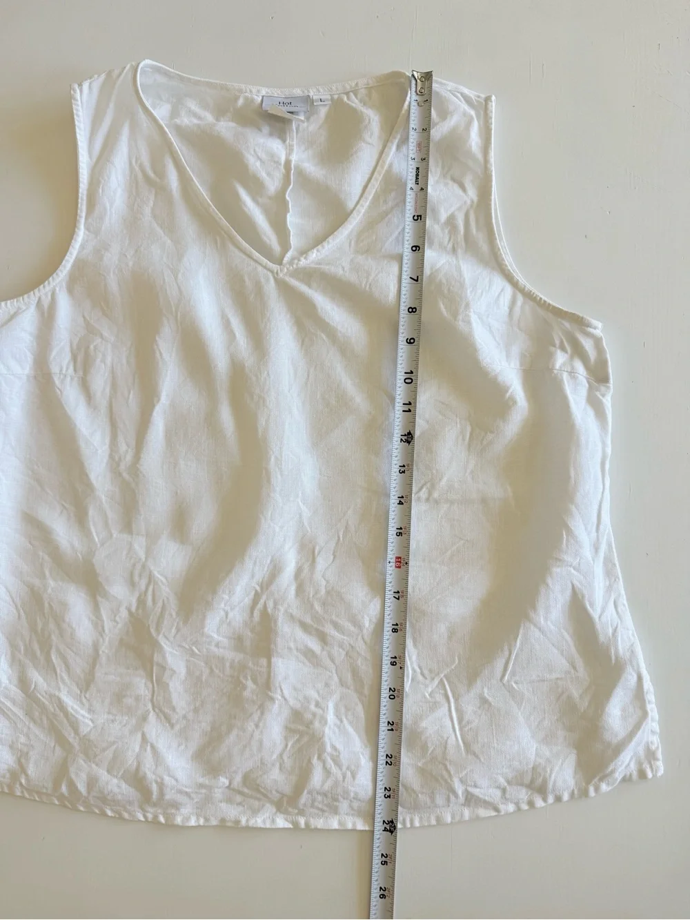 HOT COTTON Vneck Lightweight White 100% linen Sleeveless Relaxed Tank Top